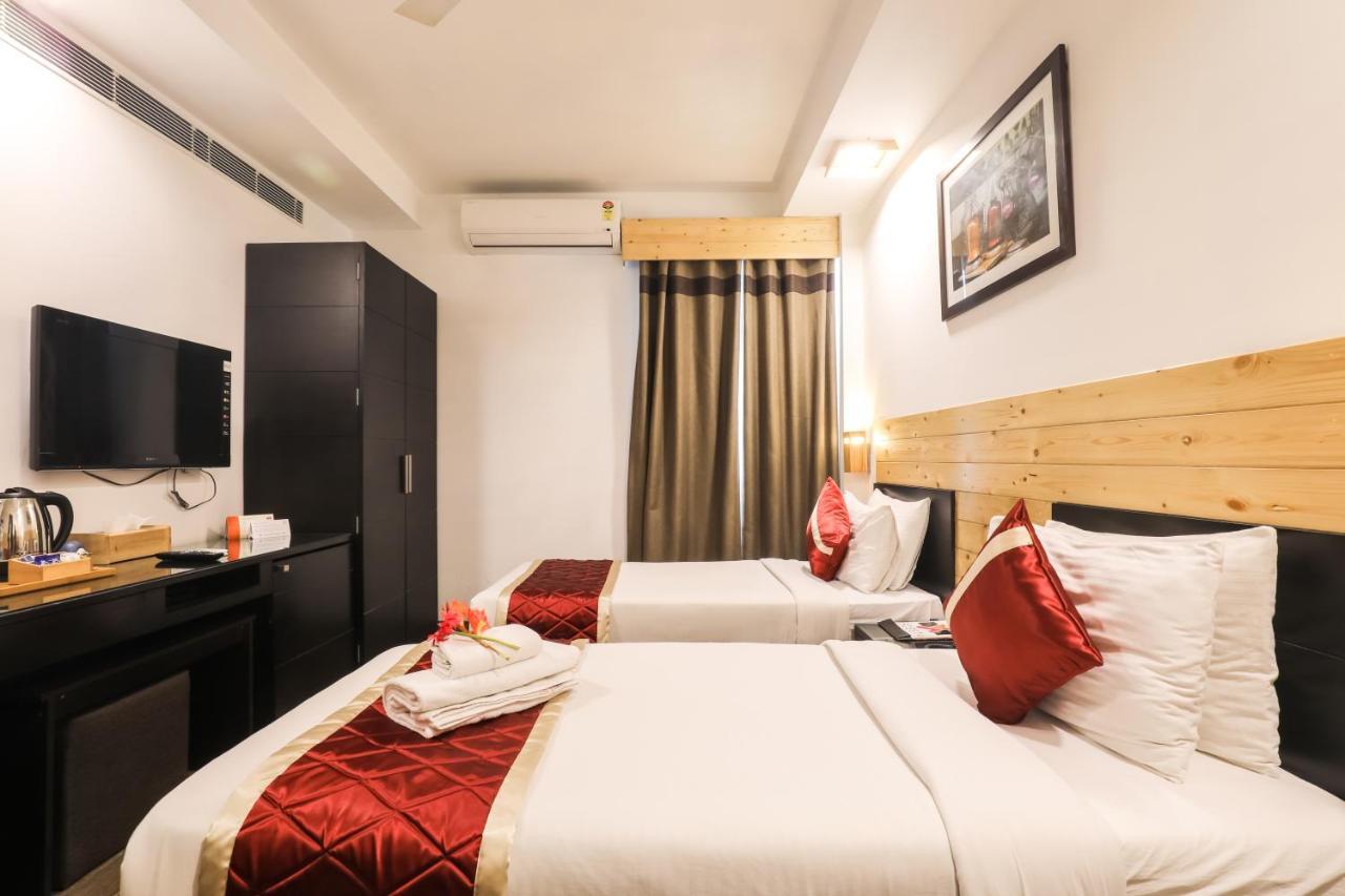 Siesta Basil - Okhla Hotel New Delhi Exterior photo